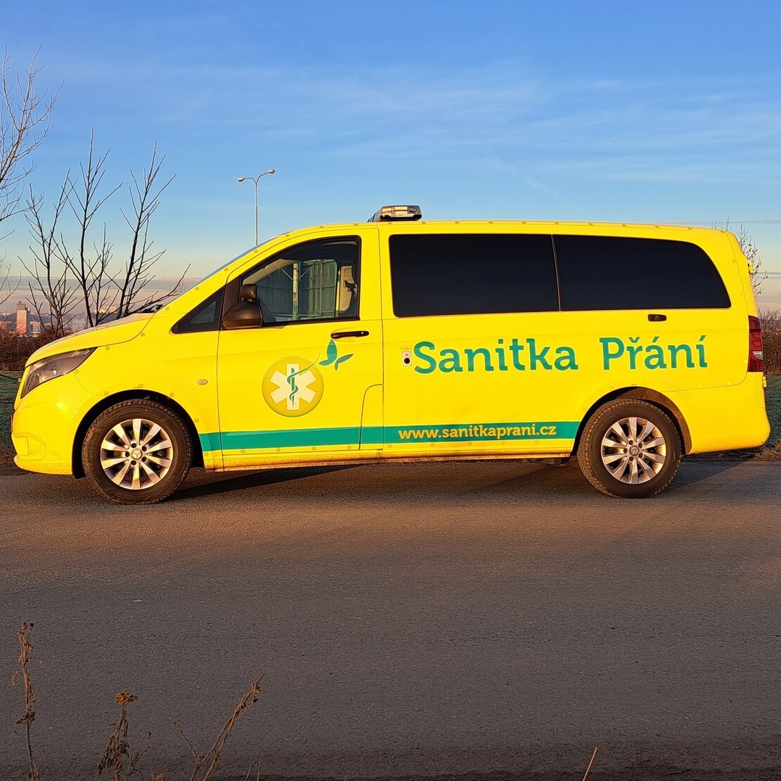 PŘÁTELSTVÍ SE SANITKOU PŘÁNÍ