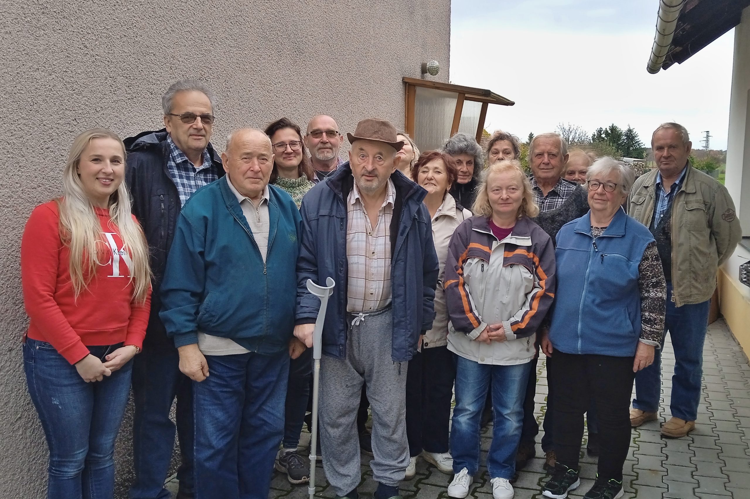 Zavezli jsme křehkého seniora na návštěvu do rodné vesnice